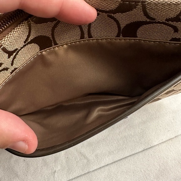 NWT COACH New York Signature Khaki Wristlet - Picture 5 of 5